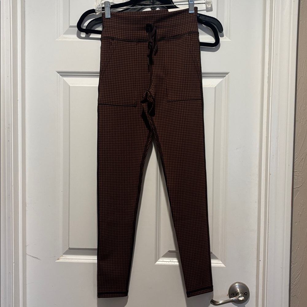 Aerie Brown Houndstooth High-Rise Leggings - Picture 2 of 6